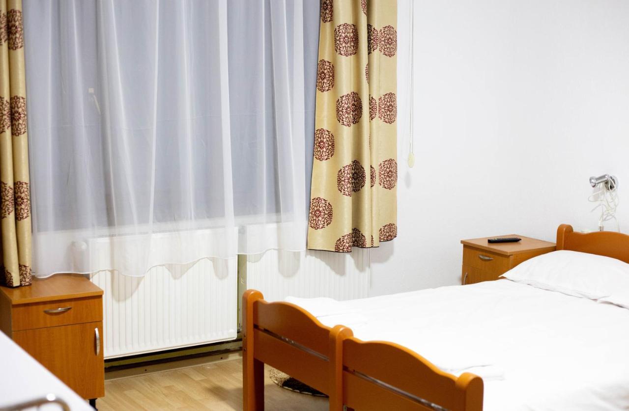 Casa Zana Buna Gherla Zewnętrze zdjęcie